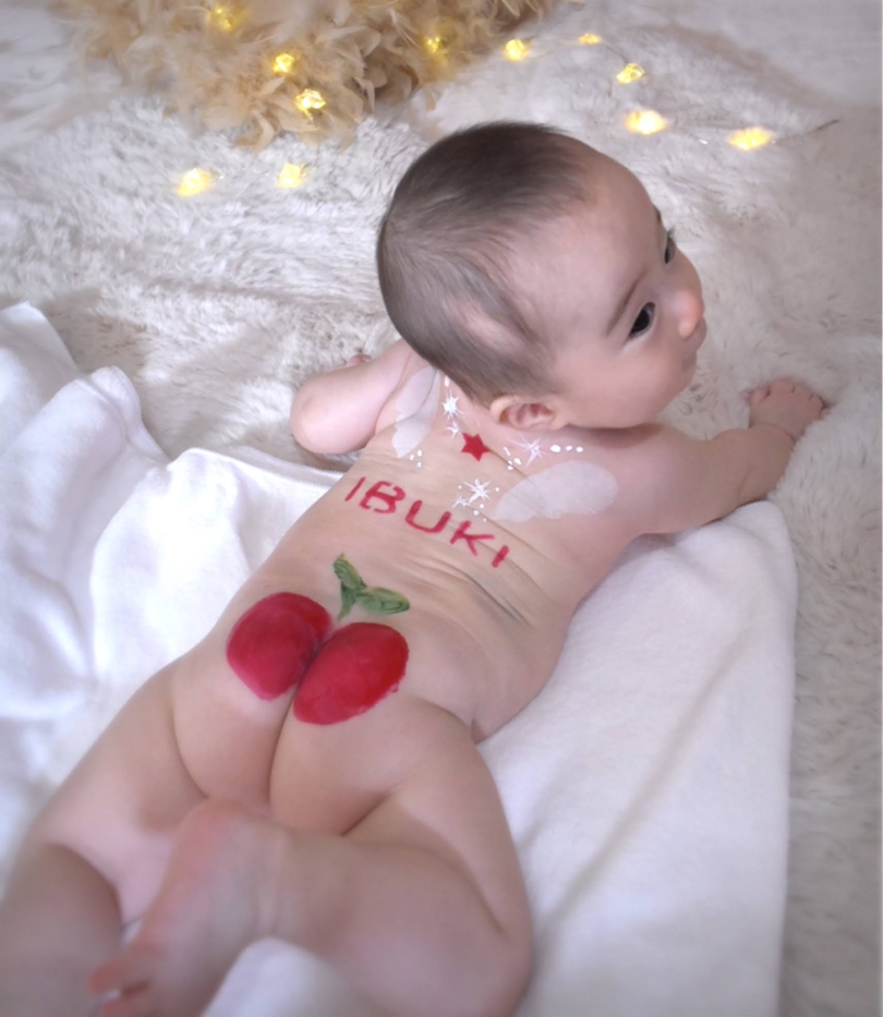 「おしリンゴ」赤ちゃんペイント_ベビーフォトの画像