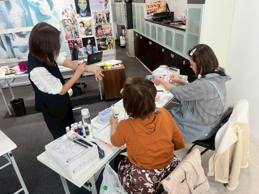 フェイス＆ボディペインティング技能検定2級資格認定講座の画像