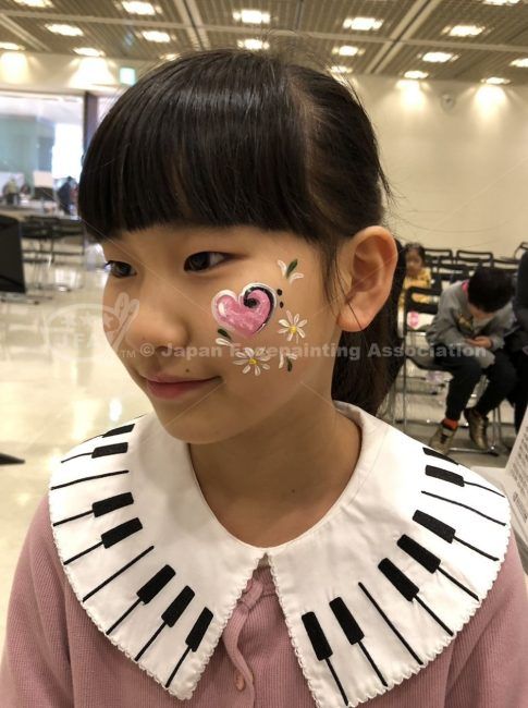 「子どもたちと芸術家の出あう街」の画像